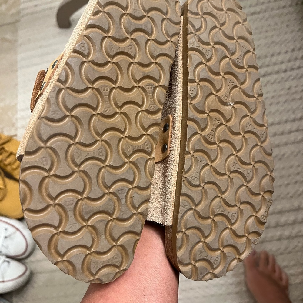 Shoes - Picture 5 of 5